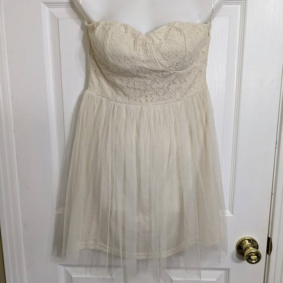 Love Point Cream Strapless Sweetheart Lace Tulle Skirt Chain Back Dress - M NWT - Picture 1 of 12